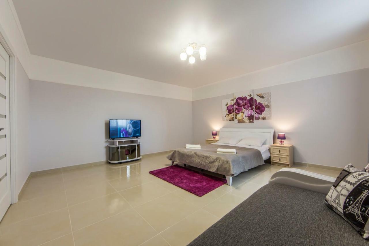Apartments Kiev Екстериор снимка